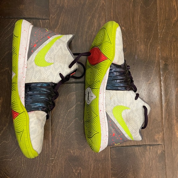 2019 Kyrie 5 GS 'Mamba Mentality youth size 4 shoes sneakers - Picture 2 of 5